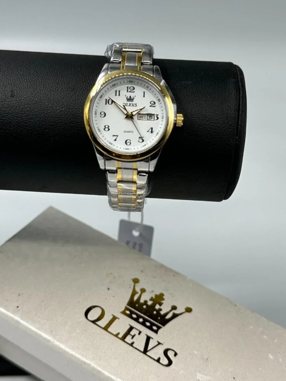 Olevs Watch Women Silver Gold Two Tone Date Window New Battery  7.25